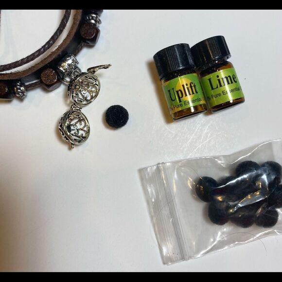Aromatherapy Adjustable Leather Bracelet Pendant Cage Essential Oils (2) New - Picture 2 of 8